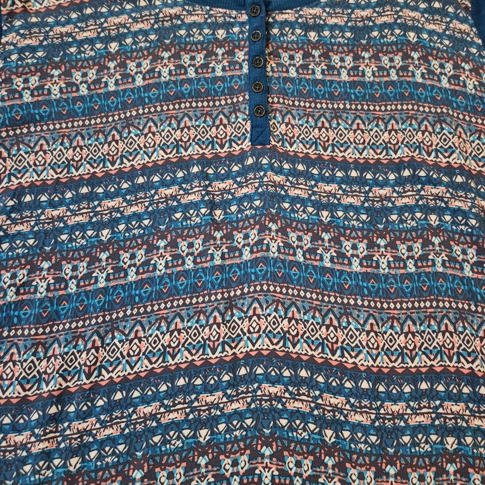 Bit & Bridle Women's Size 3x Teal and White Aztec Patterned Blouse - Picture 5 of 12